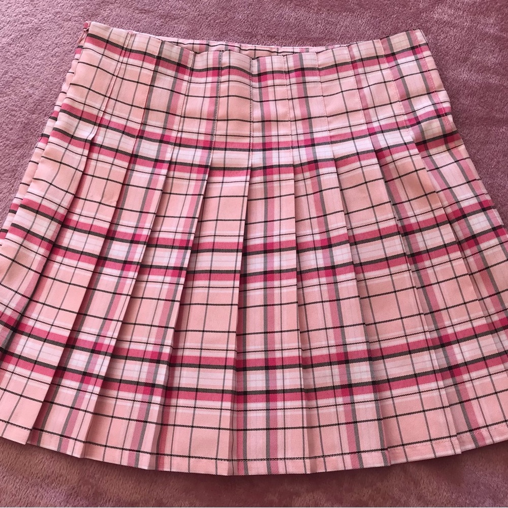 NO BOUNDARIES Size MEDIUM (7-9) 💗 Pink Plaid Pleated Mini Skirt 💕🤍💕